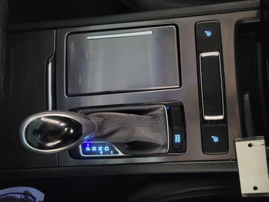 2015 Hyundai Genesis 3.8L Image 10 of 38