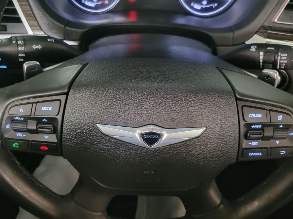 2015 Hyundai Genesis 3.8L Image 33 of 38