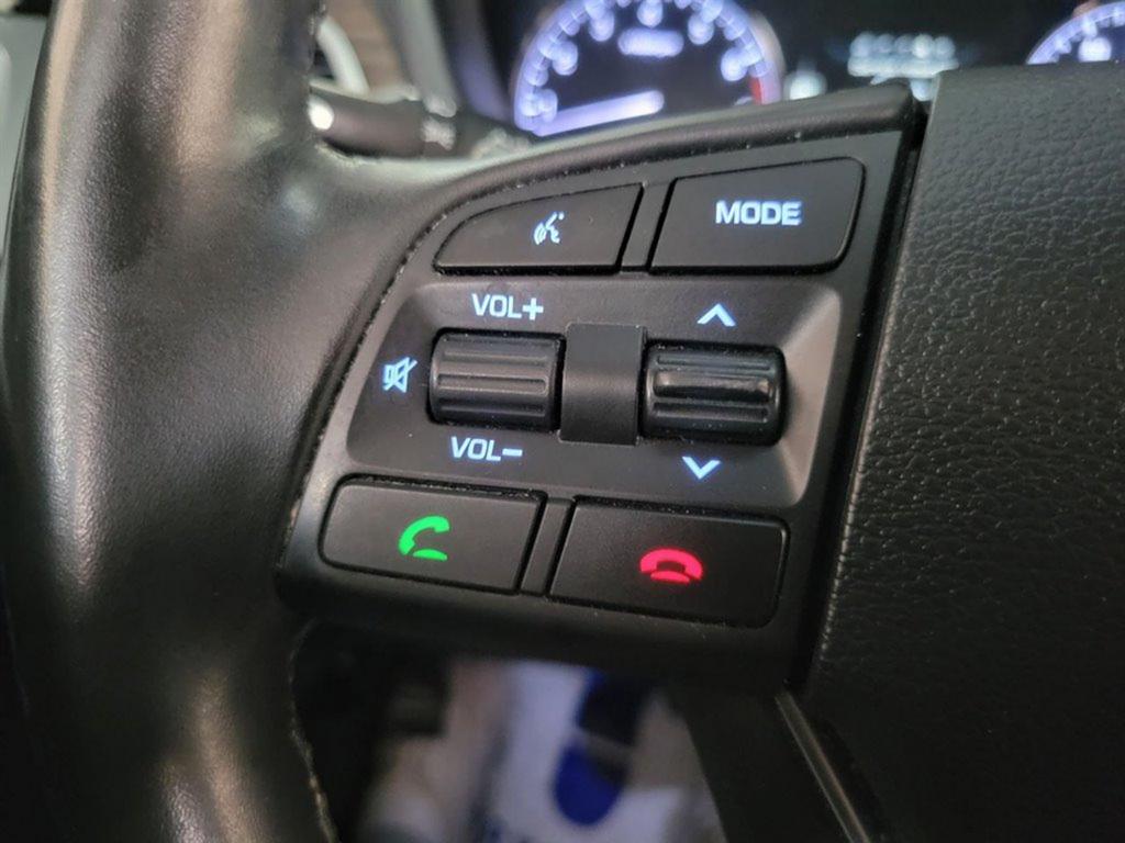 2015 Hyundai Genesis 3.8L Image 24 of 38