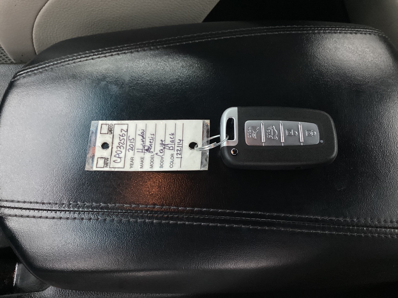2015 Hyundai Genesis 3.8 Base Image 35 of 43
