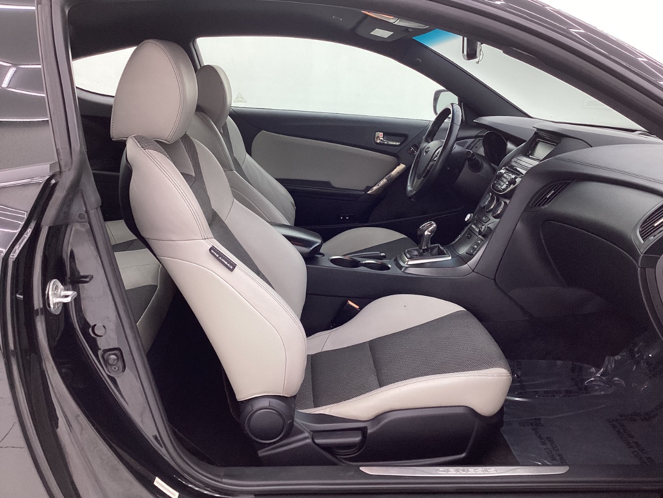 2015 Hyundai Genesis 3.8 Base Image 13 of 43