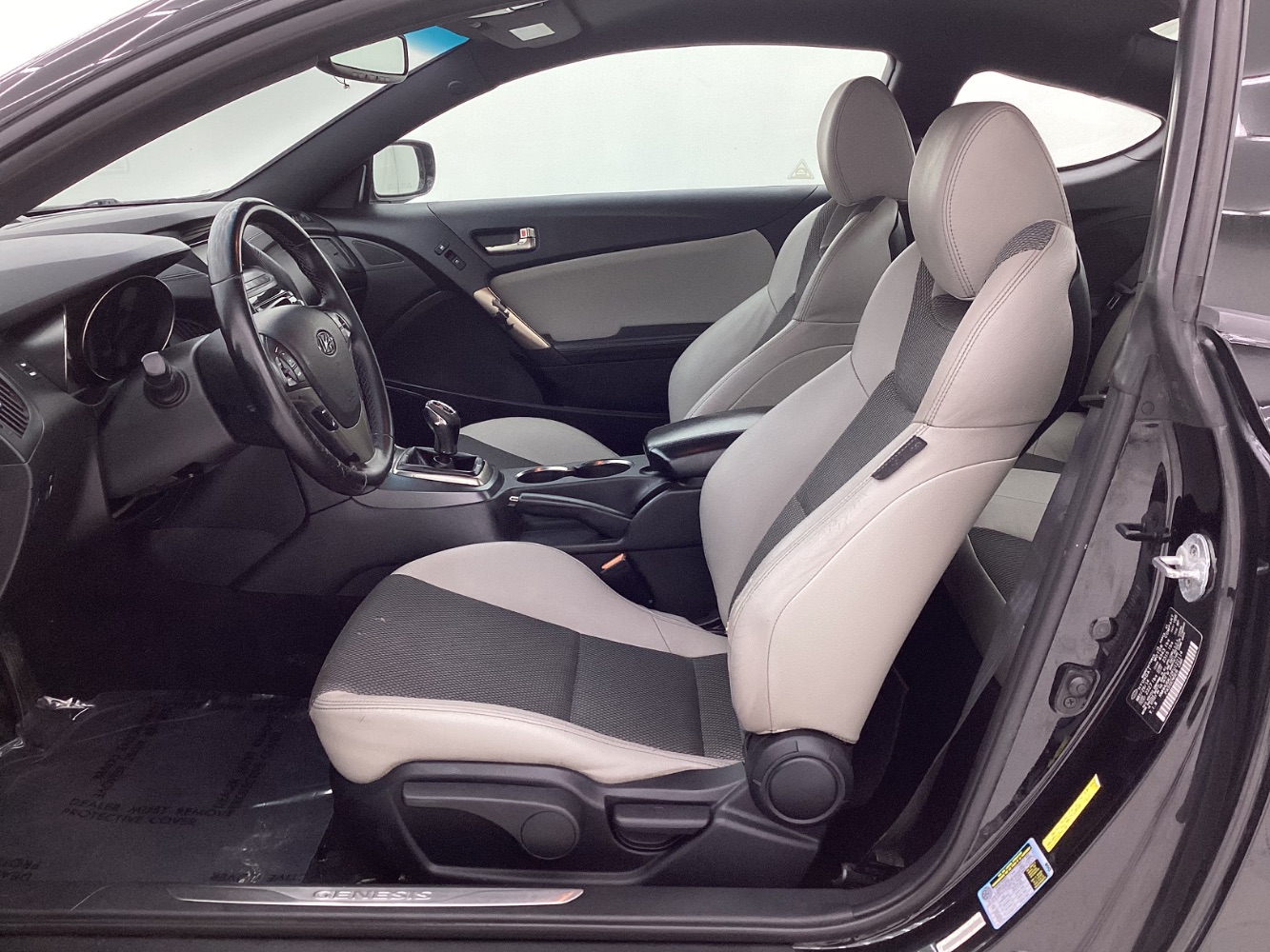 2015 Hyundai Genesis 3.8 Base Image 12 of 43