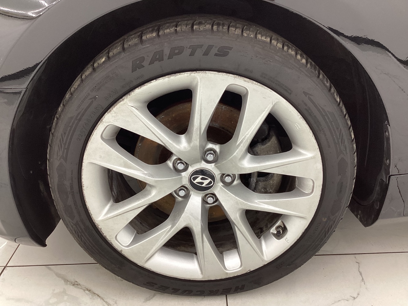2015 Hyundai Genesis 3.8 Base Image 39 of 43