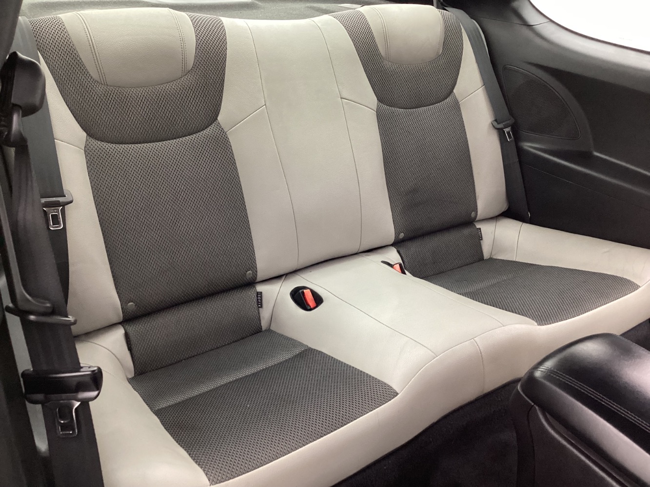 2015 Hyundai Genesis 3.8 Base Image 19 of 43