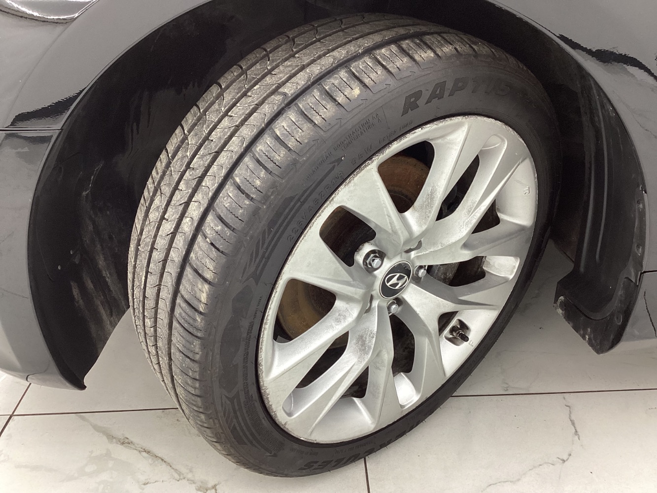 2015 Hyundai Genesis 3.8 Base Image 38 of 43