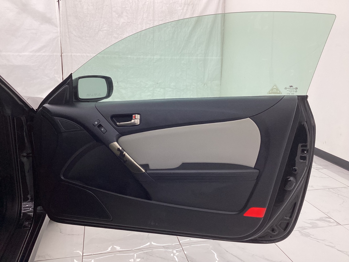 2015 Hyundai Genesis 3.8 Base Image 17 of 43