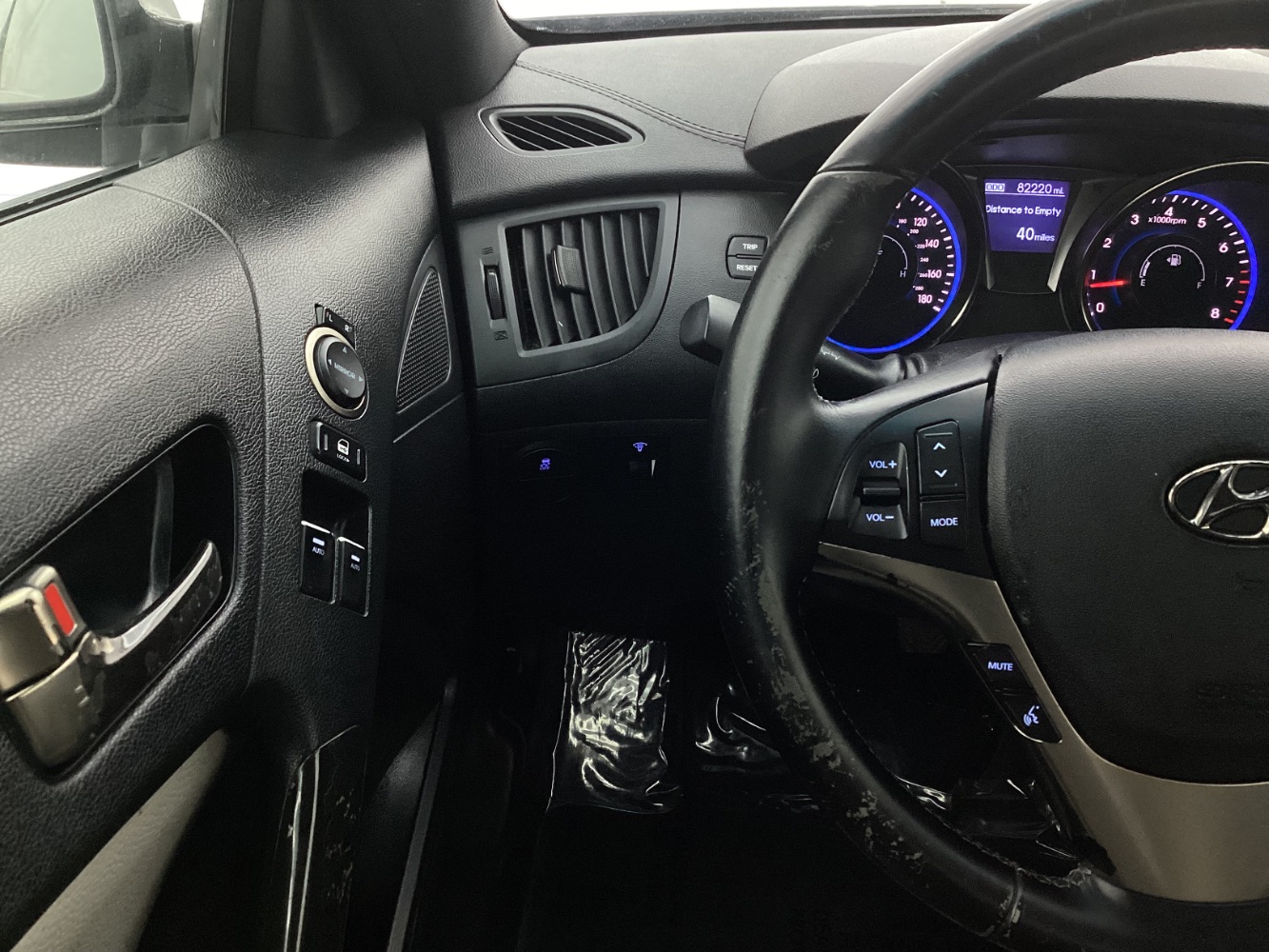 2015 Hyundai Genesis 3.8 Base Image 25 of 43