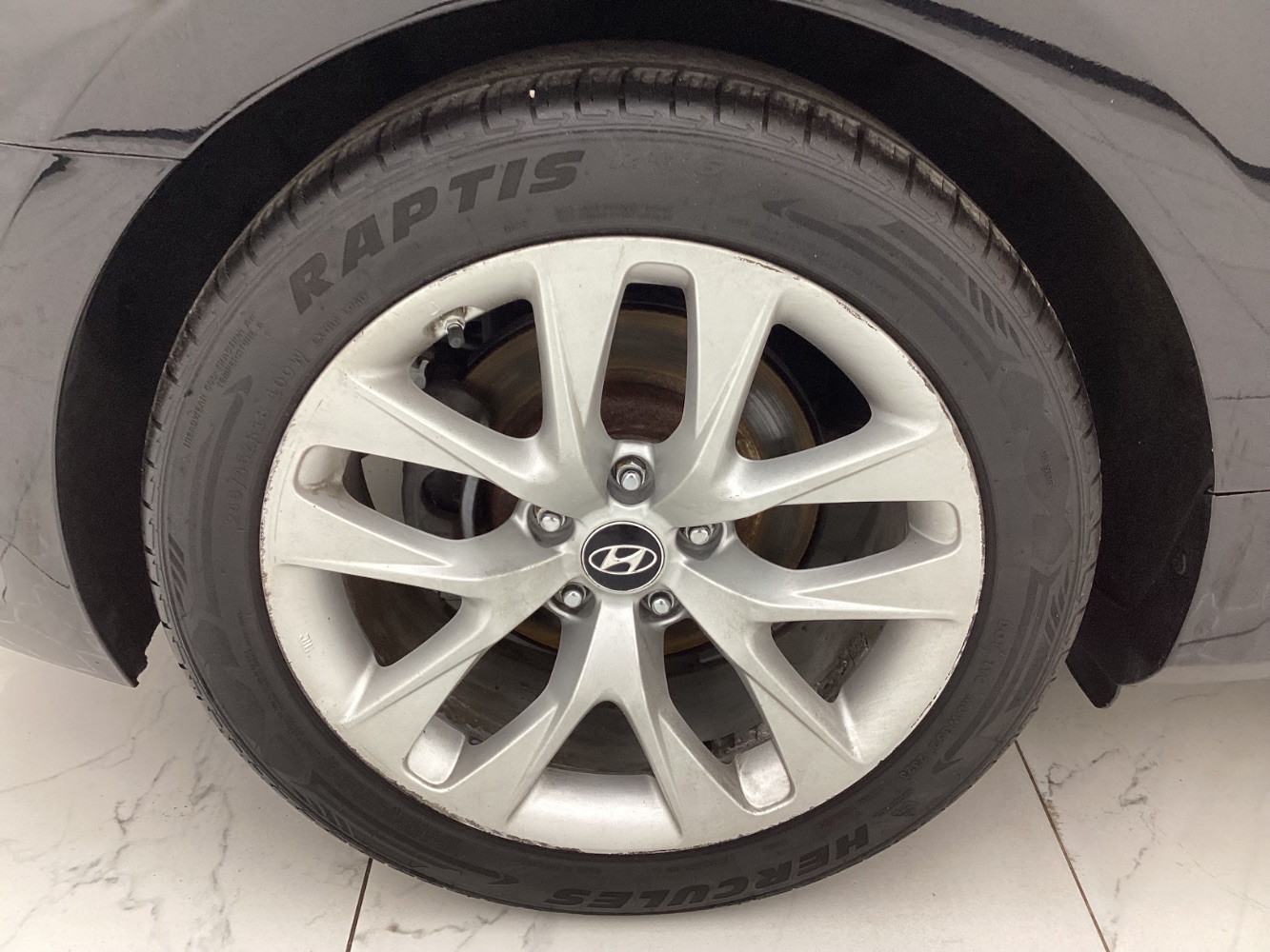 2015 Hyundai Genesis 3.8 Base Image 41 of 43