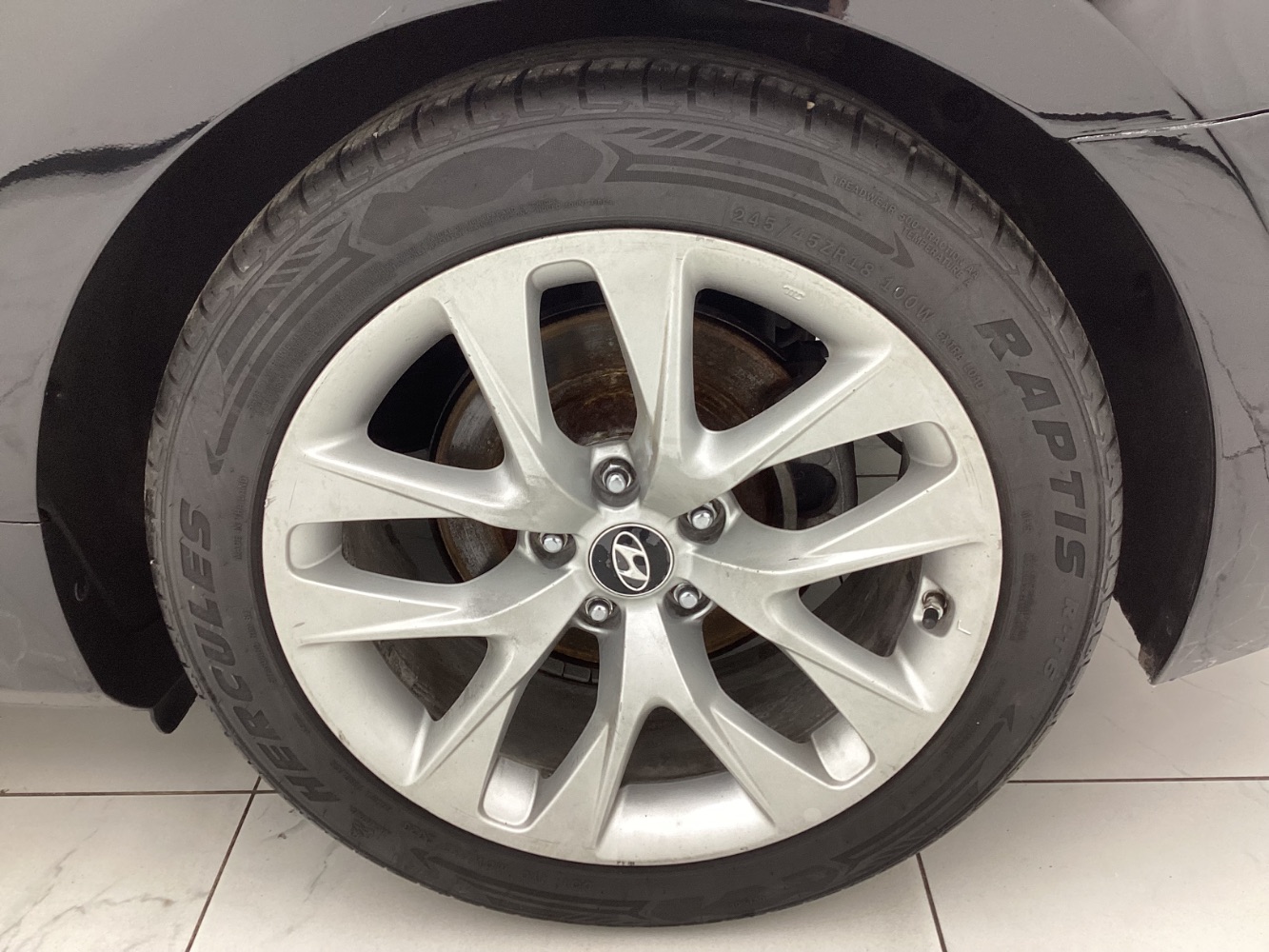 2015 Hyundai Genesis 3.8 Base Image 40 of 43