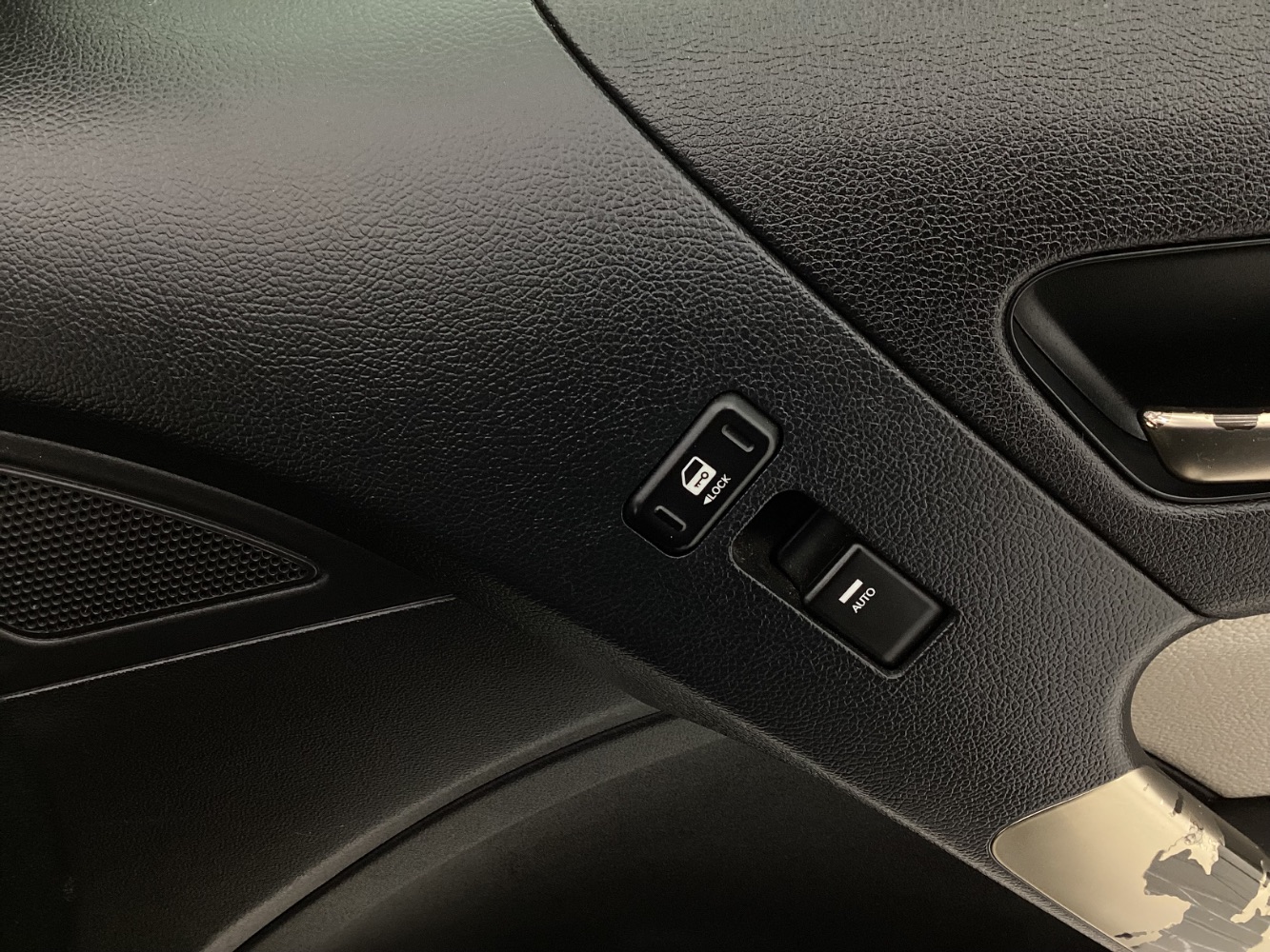 2015 Hyundai Genesis 3.8 Base Image 33 of 43