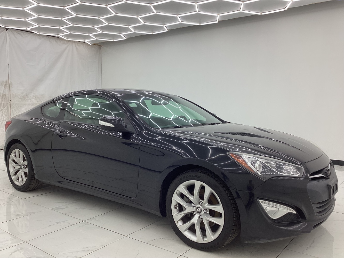 2015 Hyundai Genesis 3.8 Base Image 5 of 43