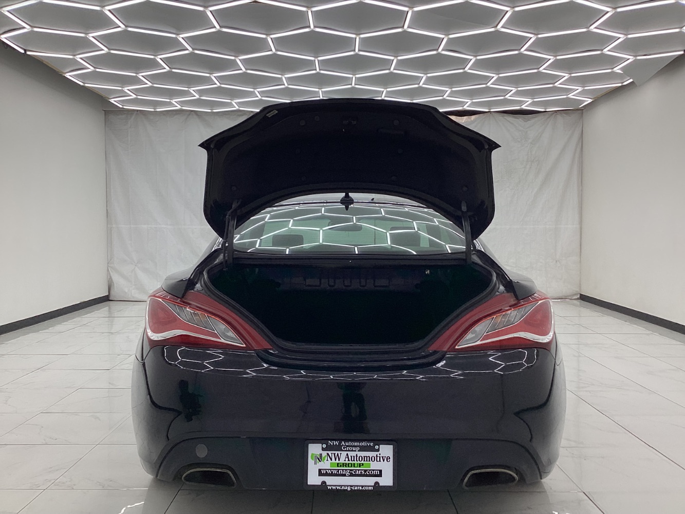 2015 Hyundai Genesis 3.8 Base Image 36 of 43