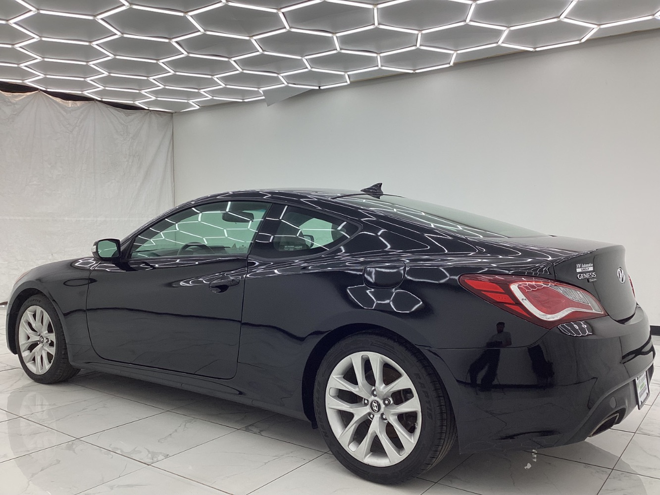 2015 Hyundai Genesis 3.8 Base Image 10 of 43