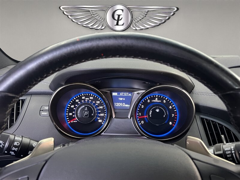 Vehicle image 17 of 20