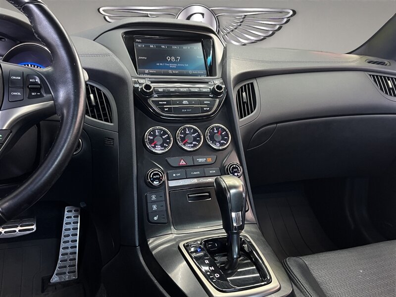 Vehicle image 16 of 20