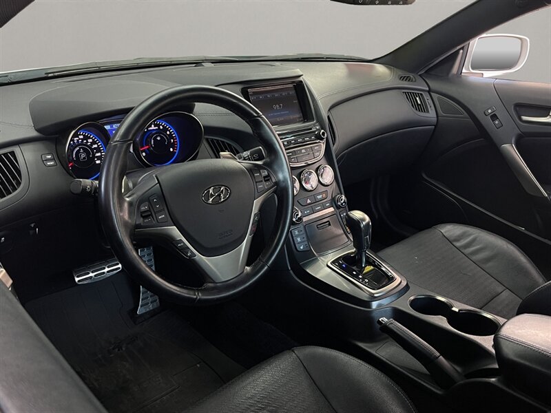 Vehicle image 12 of 20