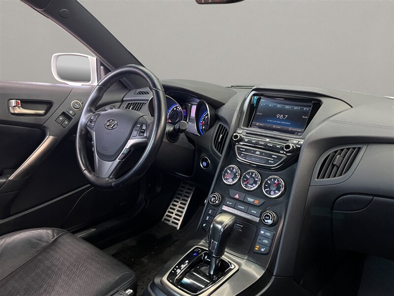 Vehicle image 13 of 20