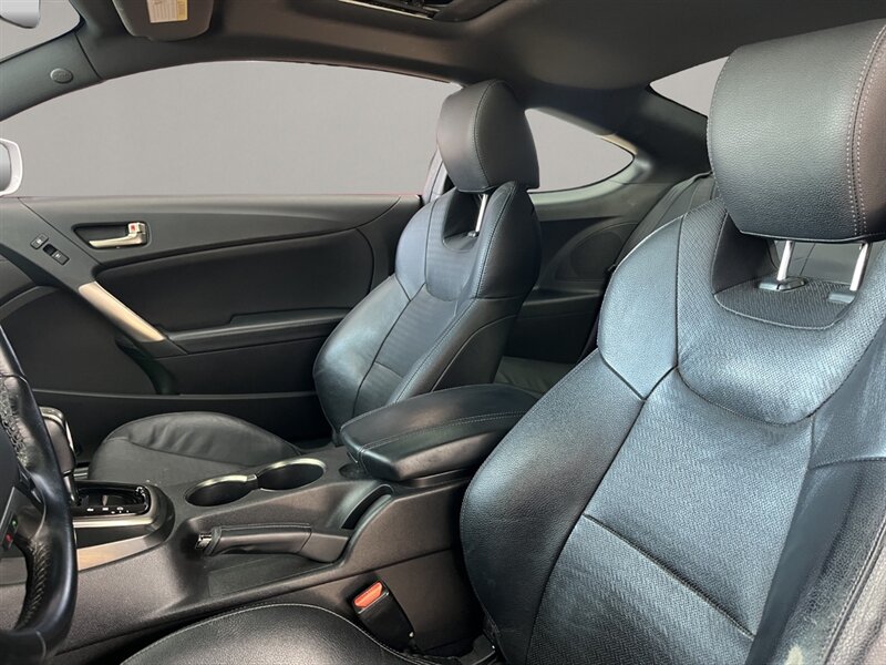Vehicle image 10 of 20