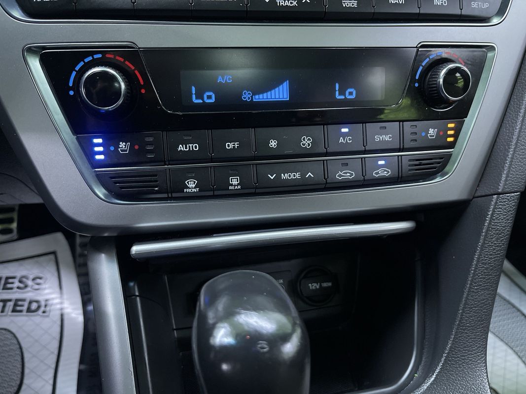 Vehicle image 29 of 31