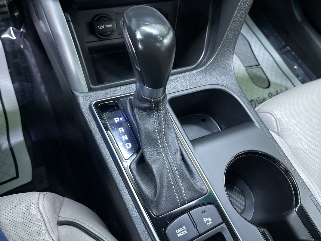 Vehicle image 24 of 31