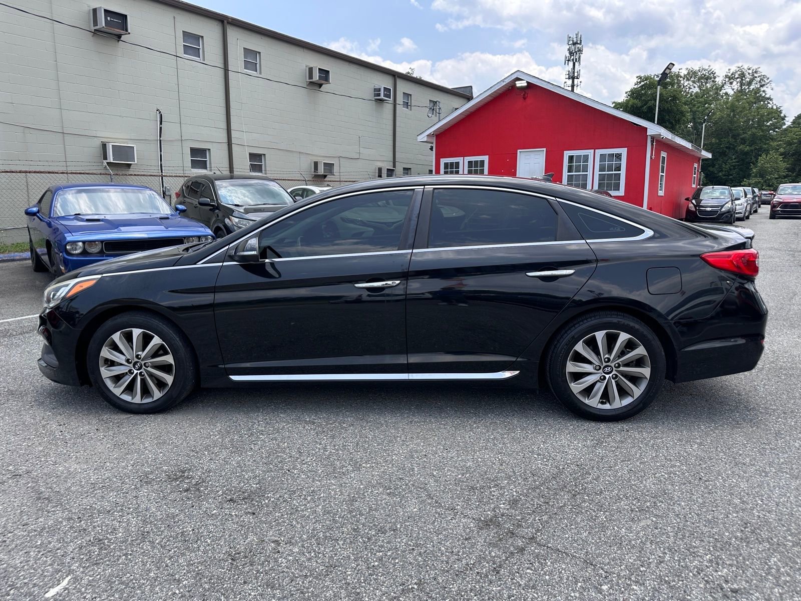 Vehicle image 8 of 21