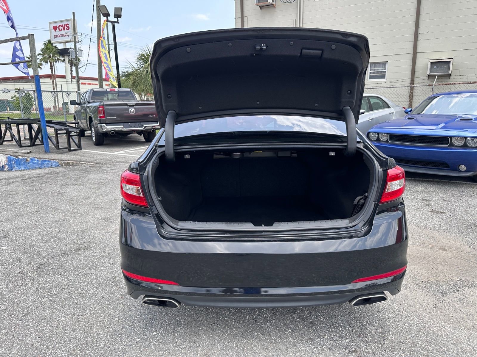Vehicle image 16 of 21