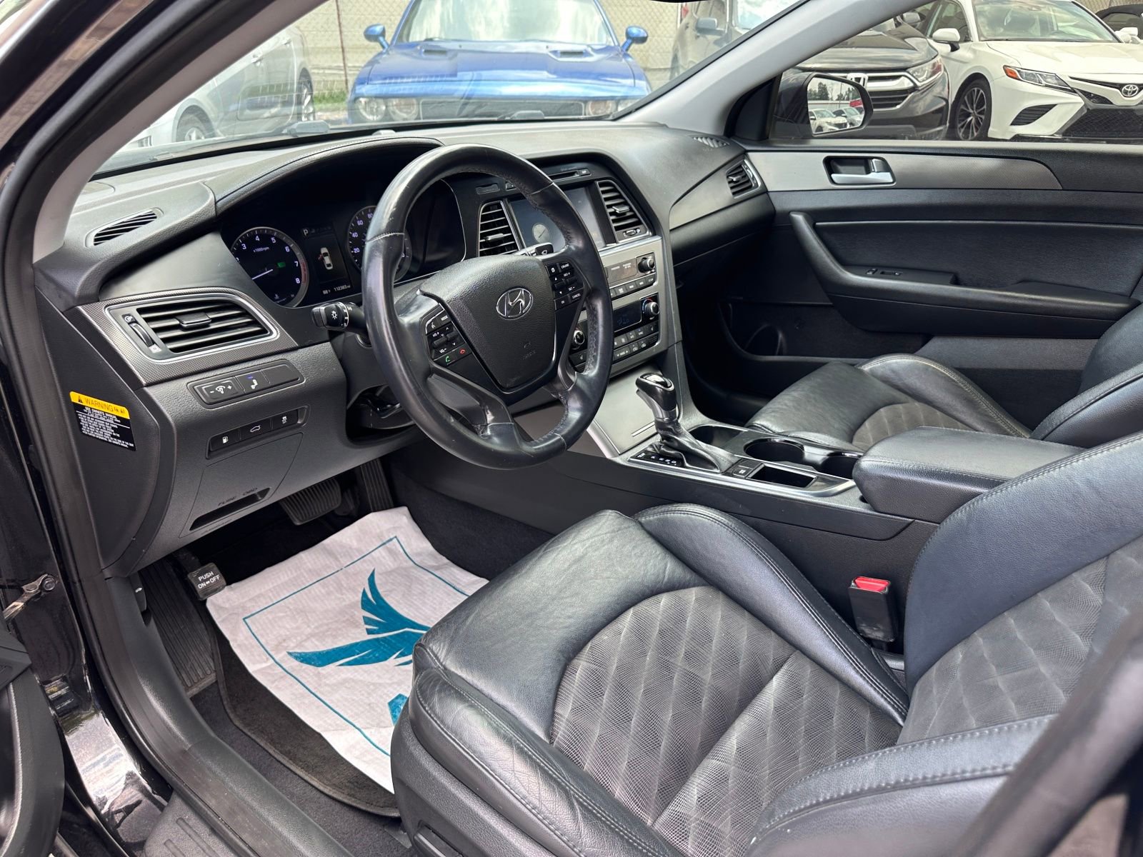 Vehicle image 10 of 21