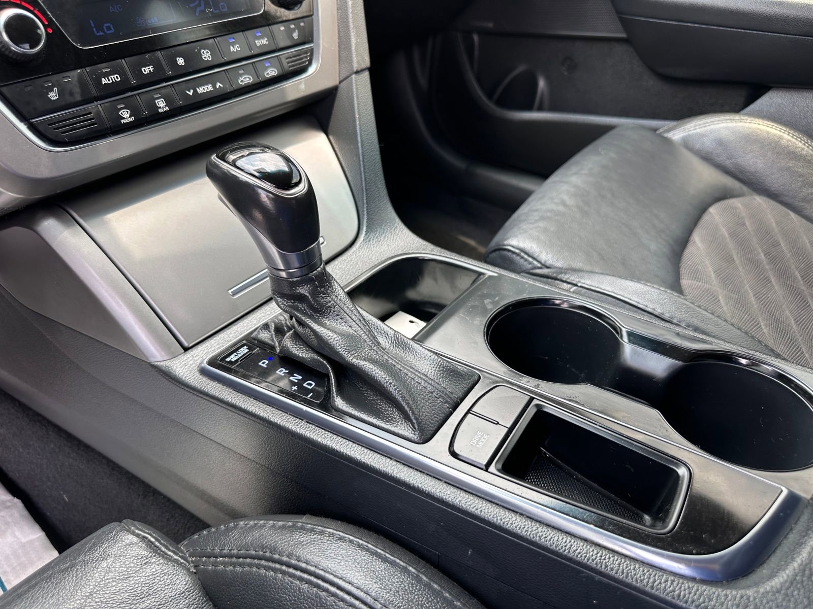 Vehicle image 13 of 21