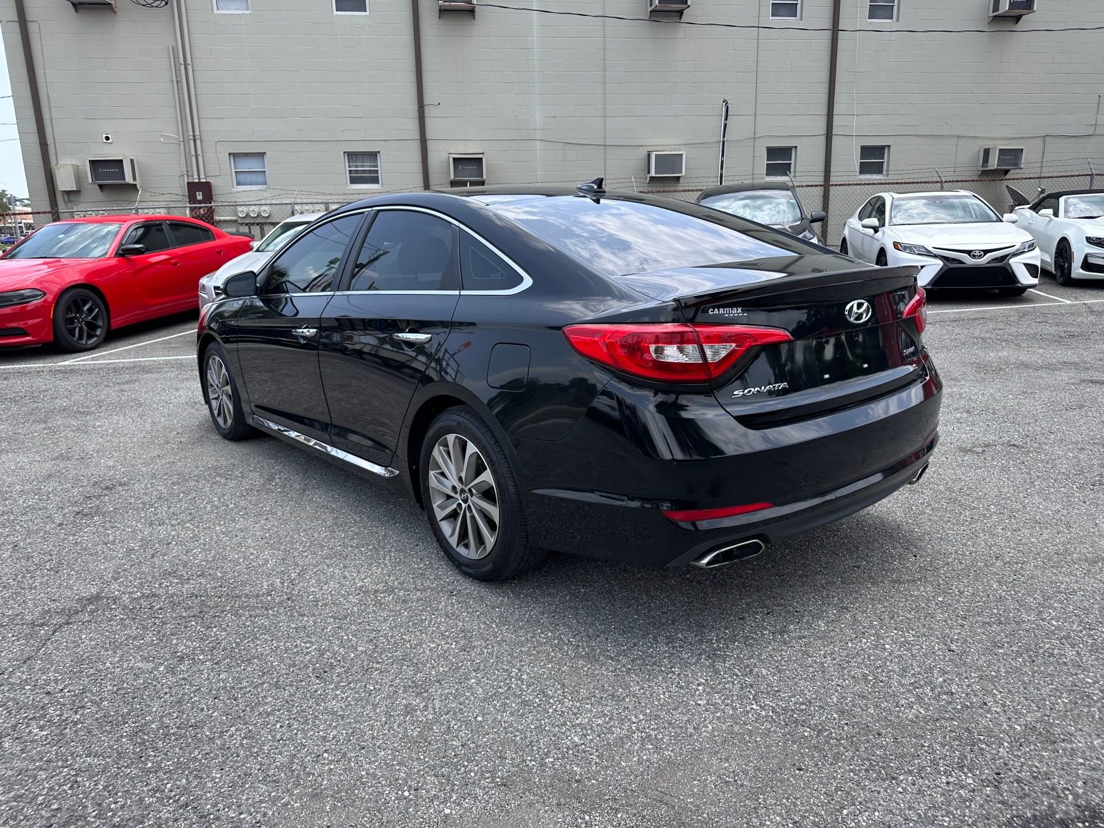 Vehicle image 7 of 21