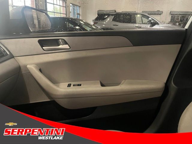 2015 Hyundai Sonata 2.4L SE Image 24 of 35