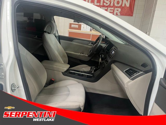 2015 Hyundai Sonata 2.4L SE Image 16 of 35