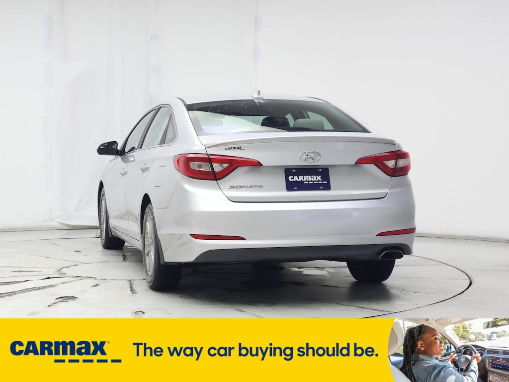 2015 Hyundai Sonata 2.4L SE Image 7 of 26