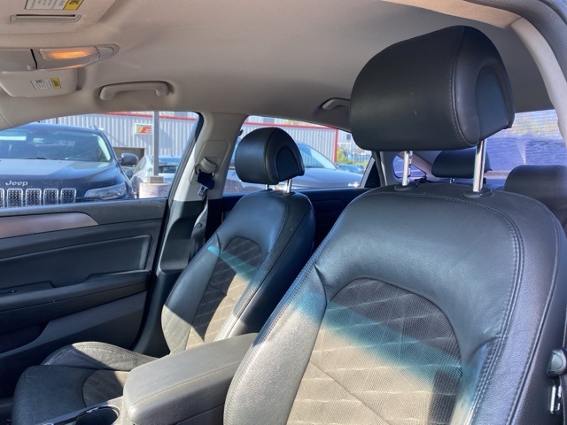 Vehicle image 11 of 31