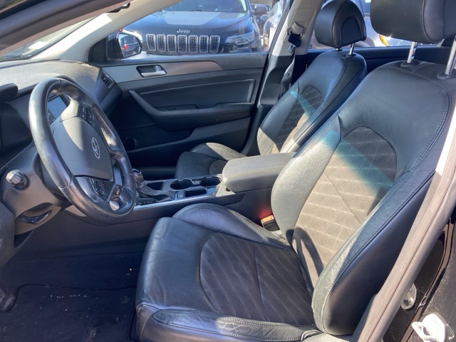 Vehicle image 9 of 31