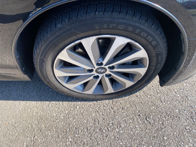 Vehicle image 28 of 31