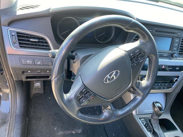 Vehicle image 12 of 31