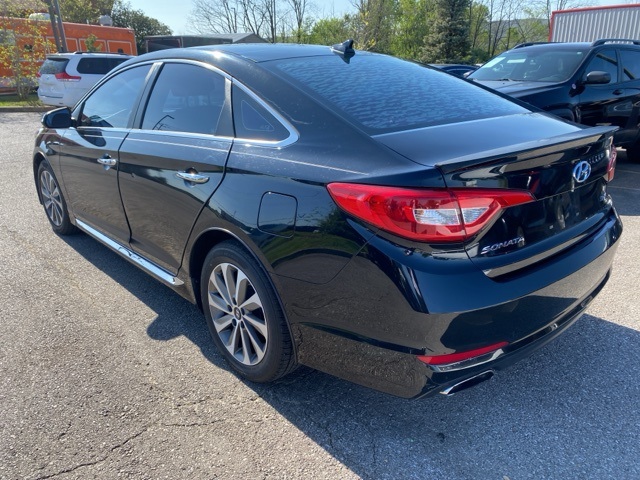 Vehicle image 5 of 31