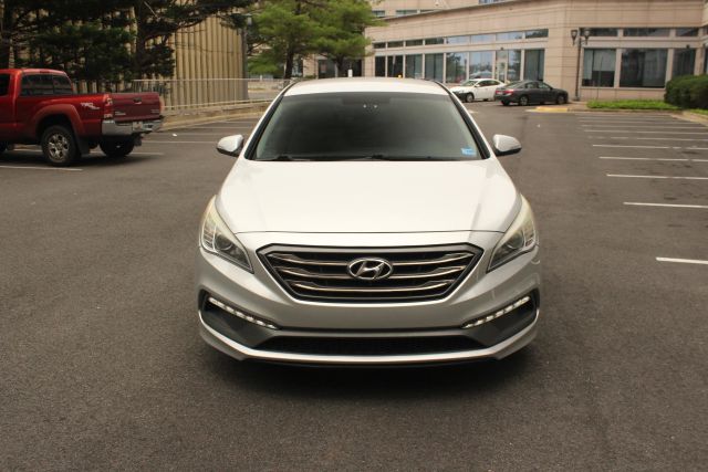 2015 Hyundai Sonata 2.4L Sport Image 2 of 35