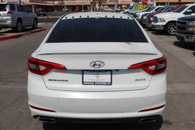 Vehicle image 5 of 22
