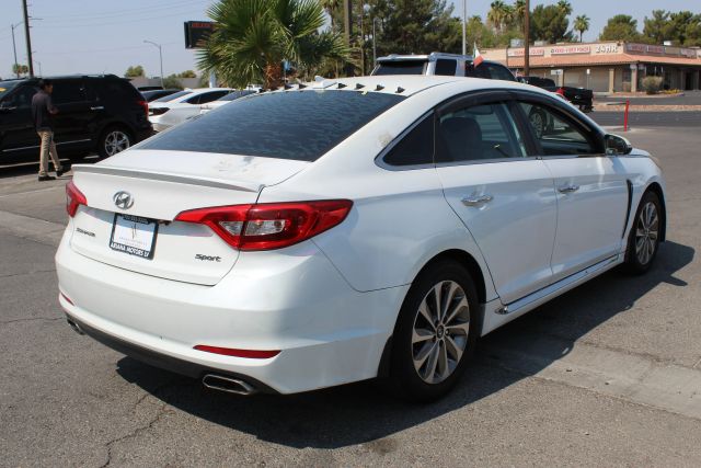 Vehicle image 4 of 22