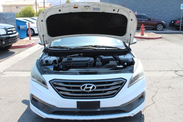Vehicle image 9 of 22