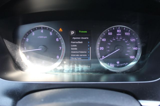 Vehicle image 16 of 22