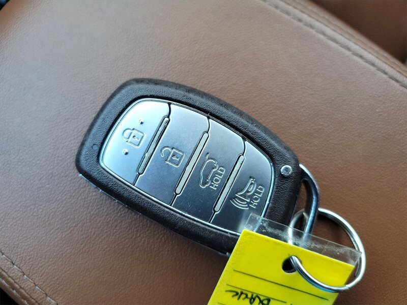 Vehicle image 19 of 24