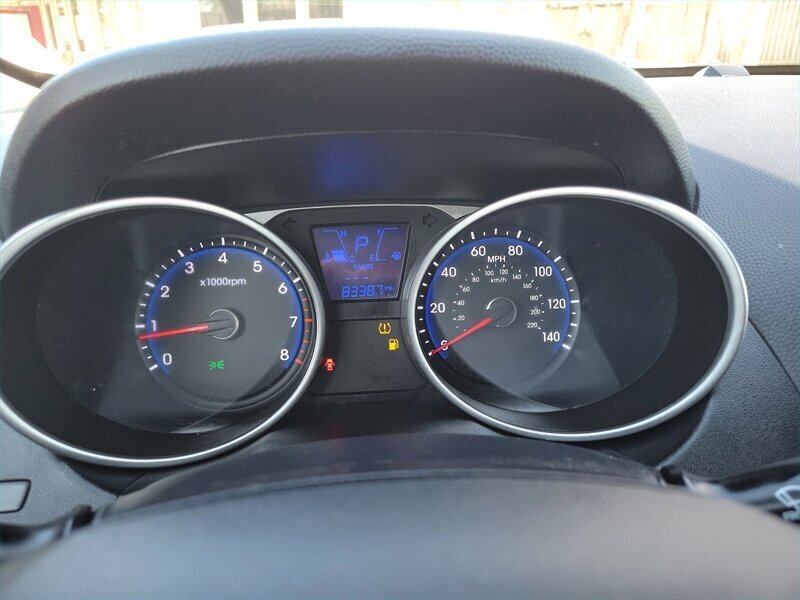 Vehicle image 13 of 24