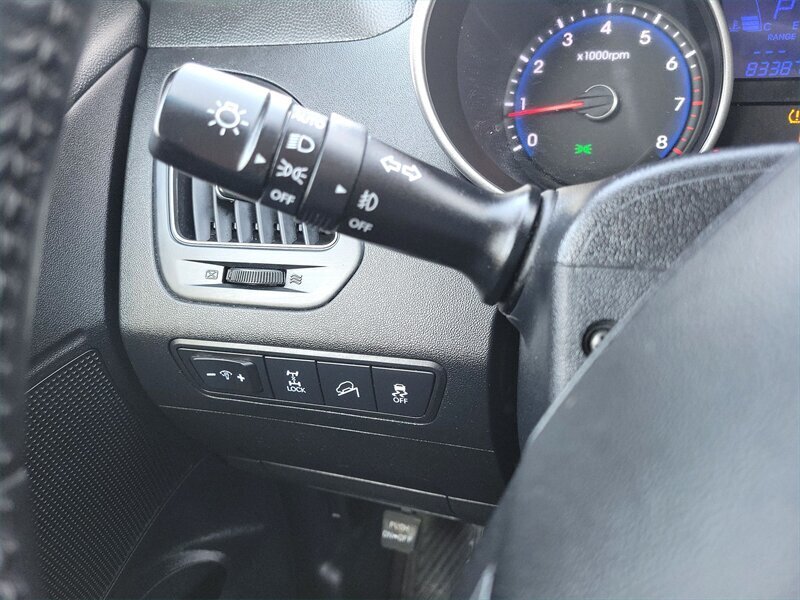Vehicle image 21 of 24