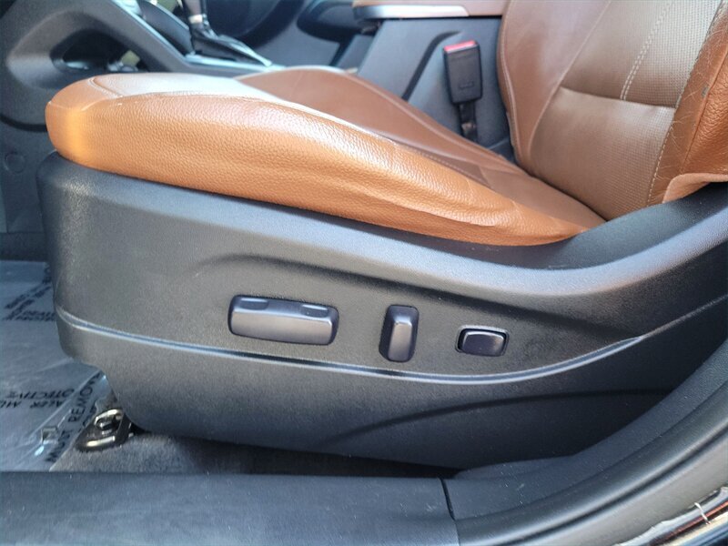 Vehicle image 23 of 24