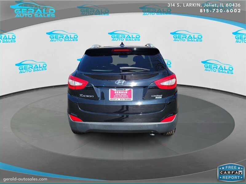 Vehicle image 4 of 24