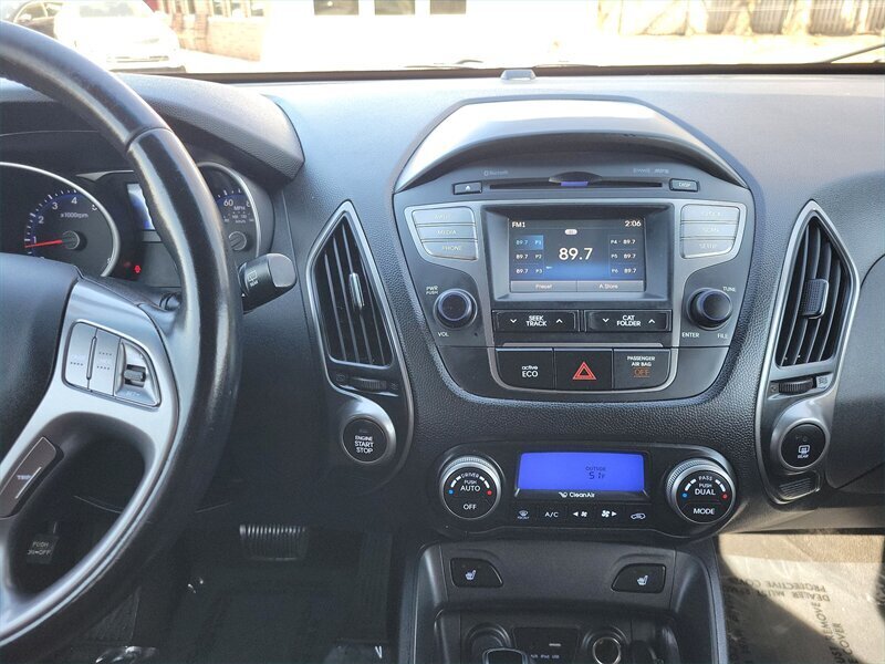 Vehicle image 22 of 24