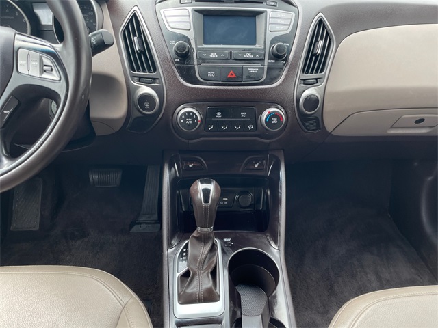 Vehicle image 14 of 15