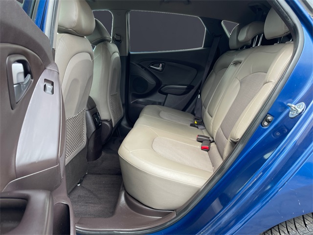 Vehicle image 12 of 15